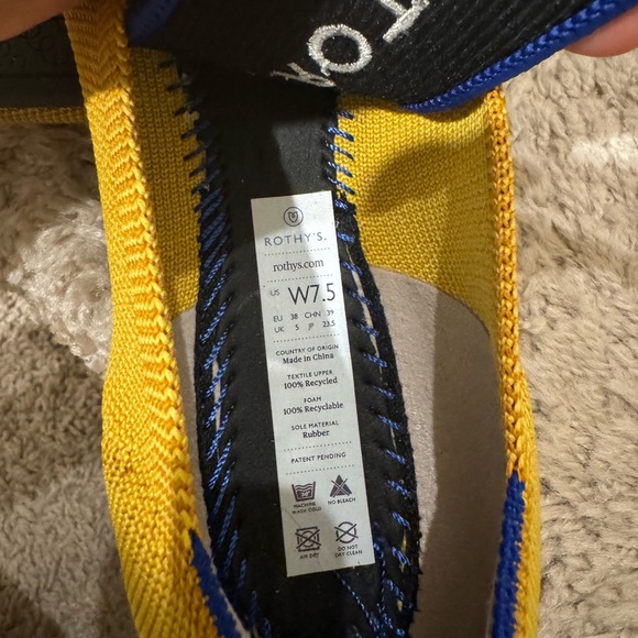 Rothy ☀️ - Picture 2 of 5